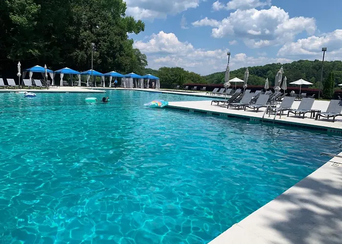 4Br Retreat With Hot Tub And Resort Style Amenities