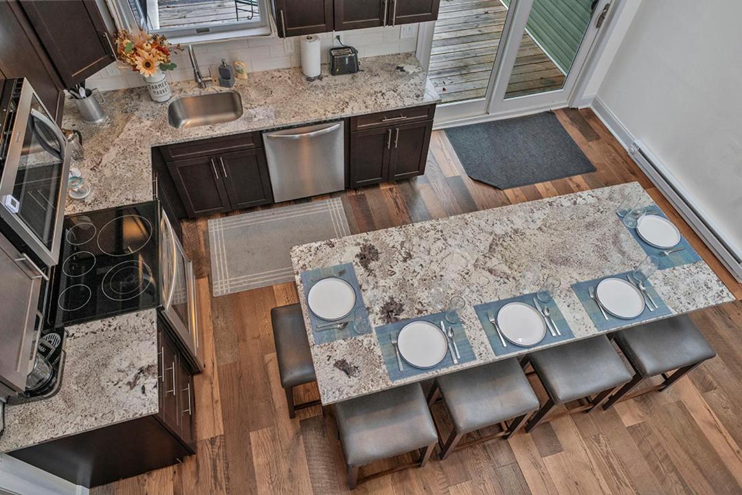 4br Retreat With Hot Tub And Style Amenities Holiday home